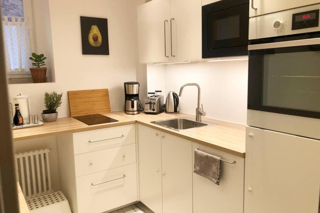 Gemuetliche Sanierte 1 Zimmer Wohnung Mit Privatem Parkplatz Im Zentrum 基尔 外观 照片
