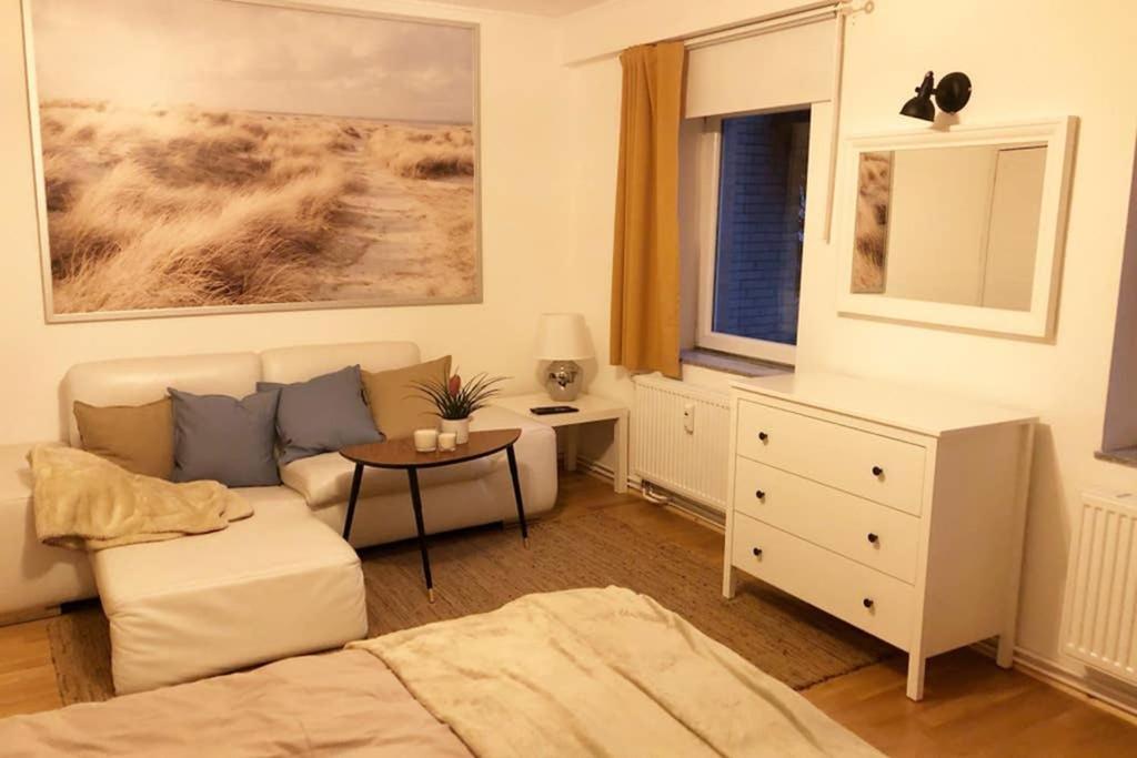 Gemuetliche Sanierte 1 Zimmer Wohnung Mit Privatem Parkplatz Im Zentrum 基尔 外观 照片